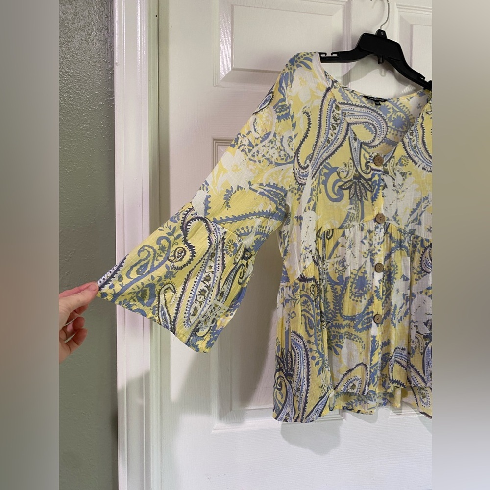 Unique Spectrum Blouse Women 1X Yellow Blue Paisley Button Front Babydoll Top - Picture 2 of 11